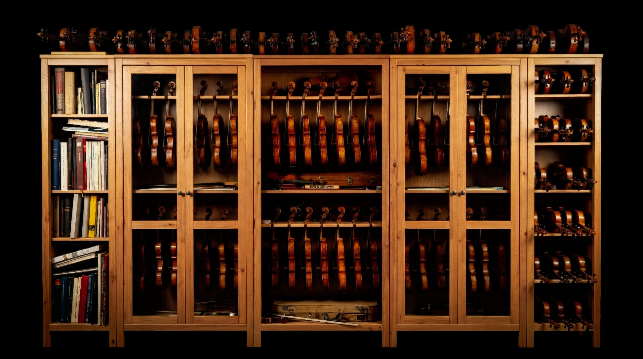 Showroom von Patera Violins in Hildesheim. Historische Streichinstrumente im Showroom